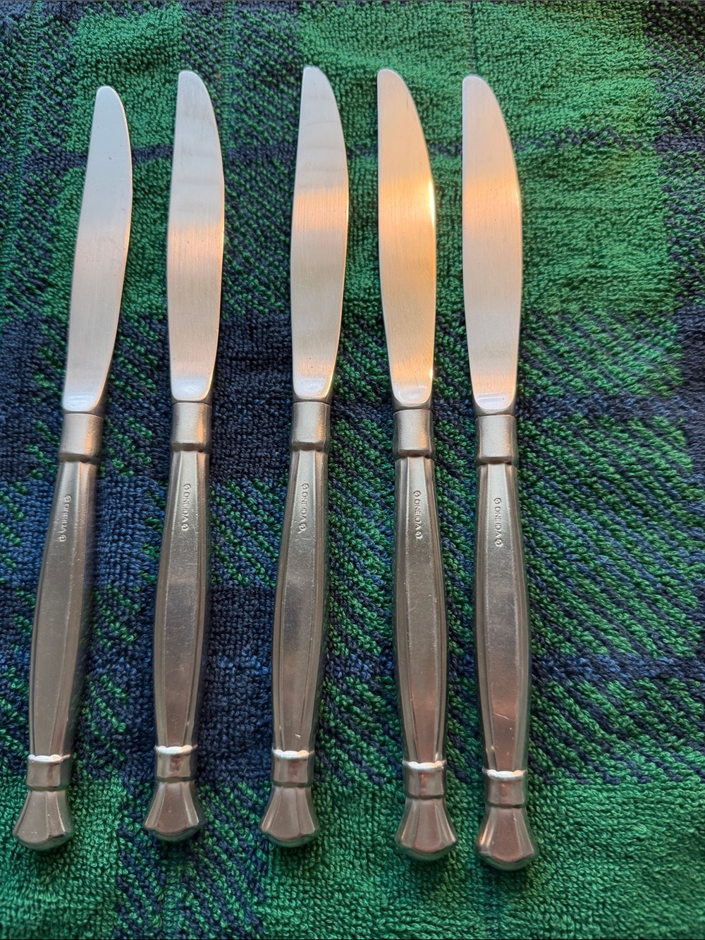 Oneida Act‎ 1 I 5 Dinner Knives satin  Flatware Knife